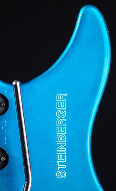 Steinberger GR4 Pearl White 1989 – Chicago Music Exchange