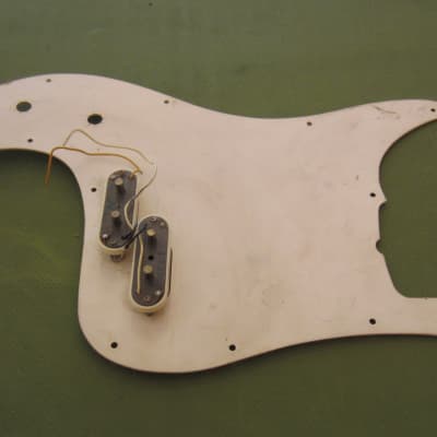 Fender Bullet Bass Pickguard and Pickups 1981 - White image 3