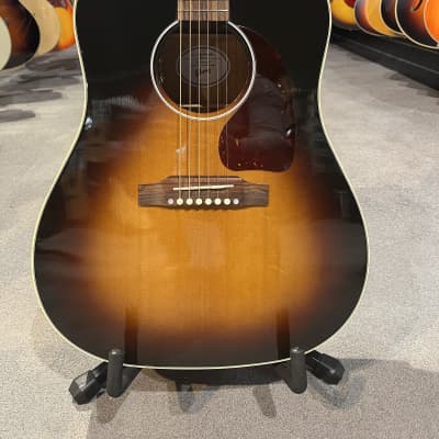 Gibson J-45 Standard 2020 - Present - Vintage Sunburst image 2