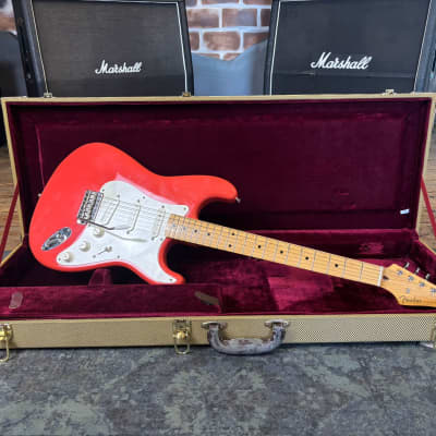 Fender Hank Marvin Signature Stratocaster Vintage Fiesta Red Fender Hank Marvin Signature Stratocaster Vintage Fiesta Red