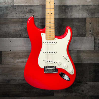Fender U.S.A Stratocaster Red 2000-2001 Electric Guitar image 3