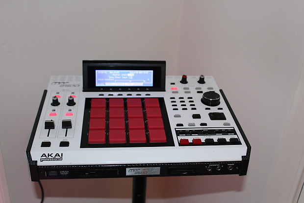 Akai MPC 2500 SE w/ CD