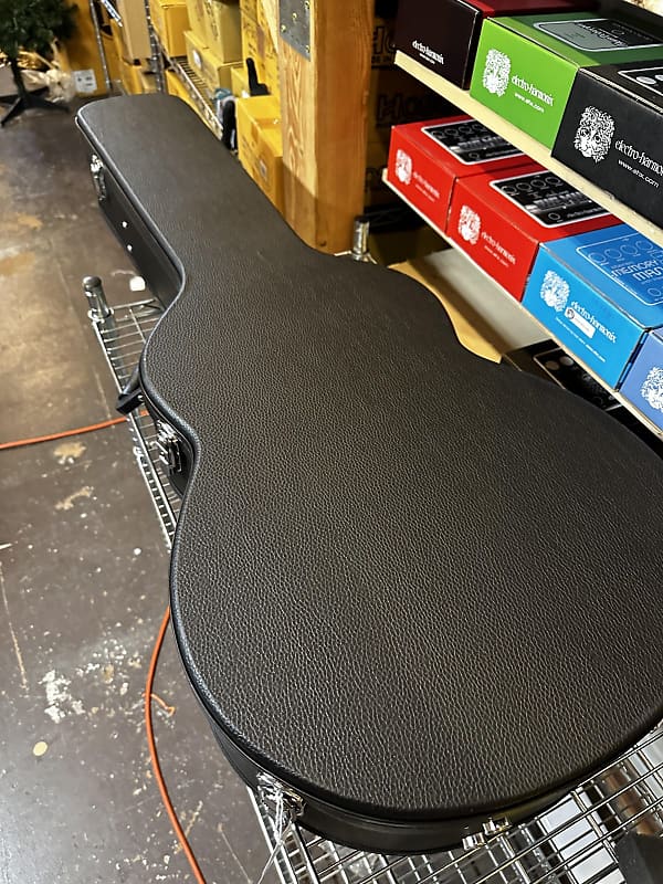 Yamaha Dreadnought Acoustic Guitar Hardshell Case image 1