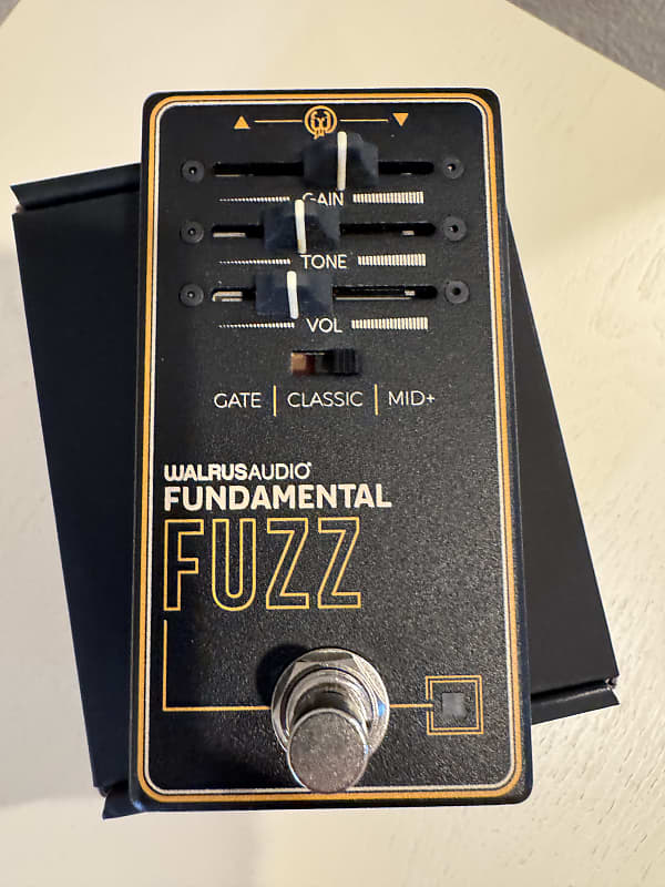 Walrus Audio Fundamental Fuzz