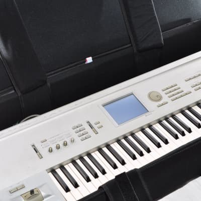 Korg TRITON 61Key Synthesizer Workstation Keyboard w/Case Tested Working Used From Japan #044016