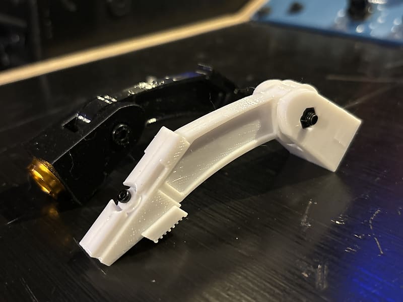 Sennheiser MD 421-U Cardioid Dynamic Microphone | Reverb