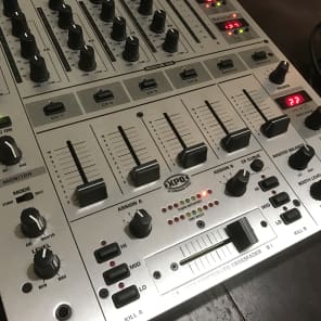 Behringer DJX700 Professional DJ Mixer 5-Channel 5ch Digital