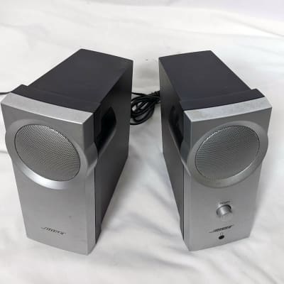 Bose Companion 2 Multimedia Speaker System - 2.1 Channel Computer Speakers image 3