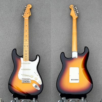 Fender Custom Shop Vintage Custom 1962 Stratocaster NOS Maple Fingerboard 3-Colour Sunburst image 5