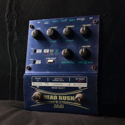 Akai E2 Headrush Delay/Looper