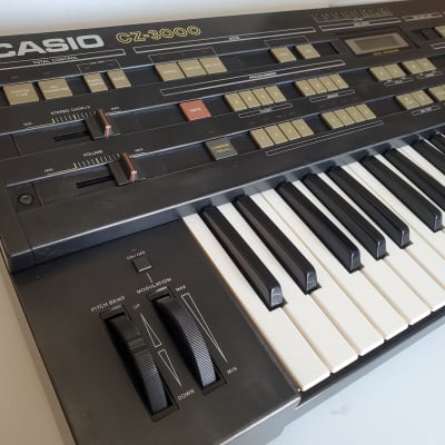Casio CZ-3000 61-Key Synthesizer 1986 with original manual