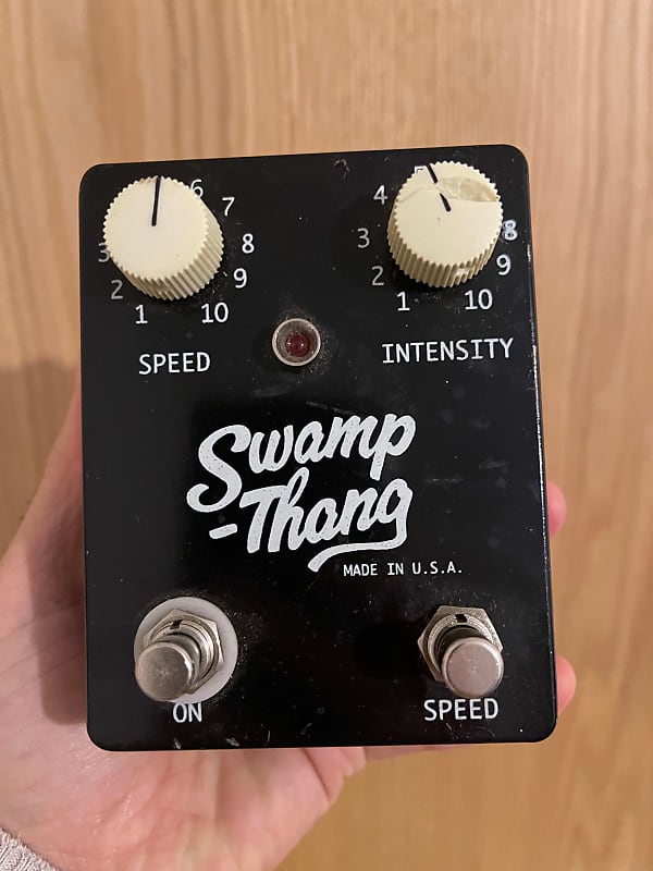 Monster Effects Swamp Thang Tremolo (early black big box)