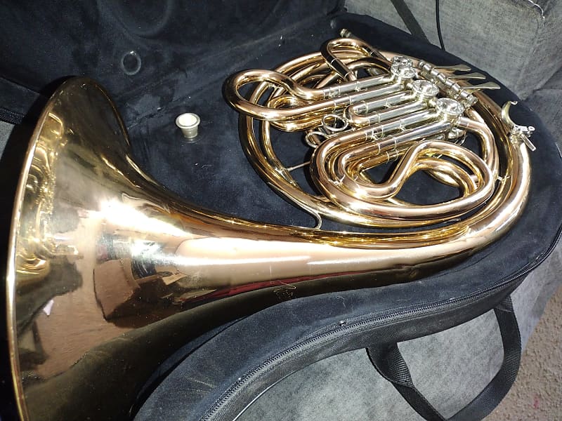 Accent French Horn Reverb