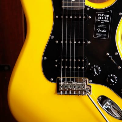 Fender player store stratocaster yellow