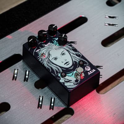 Walrus Audio Julia Chorus / Vibrato V2 2019 - Present - Purple image 2