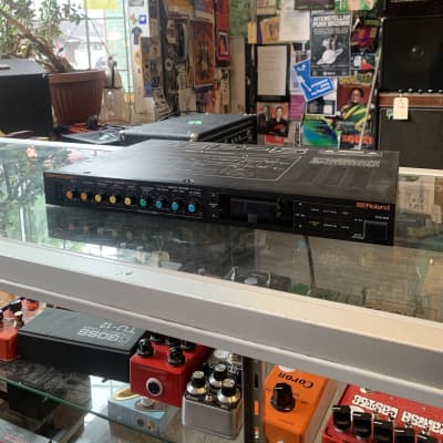 Roland DEP-5 Digital Effects Processor 1986 - 1991 - Black