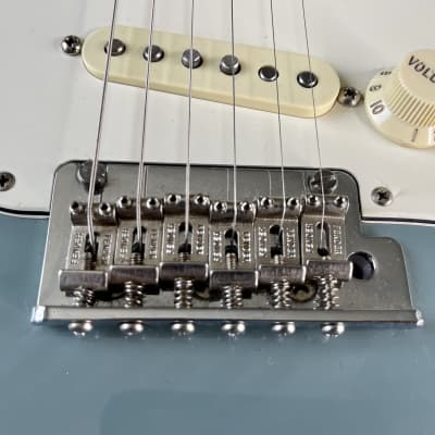 Fender American Professional Stratocaster image 6
