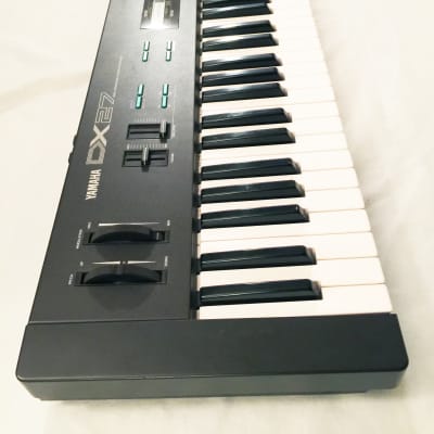 YAMAHA DX-27 Vintage FM Synthesizer Made in JAPAN - 1985. Great Condition ! image 12