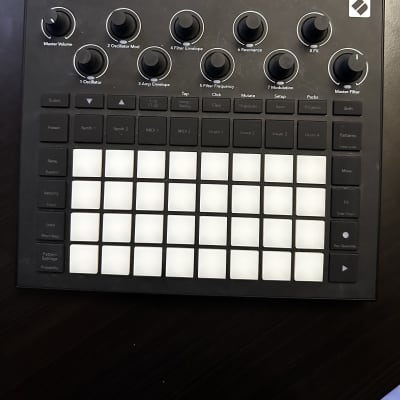 NOVATION Circuit Tracks グルーブボックス 中古 Novation CIRCUIT (中古)