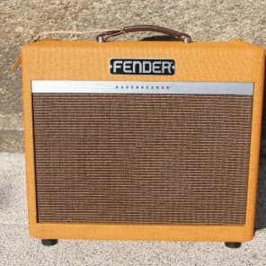 Fender  "Limited Edition Bassbreaker 15W in Lacquered Tweed with Celestion Greenback" imagen 2