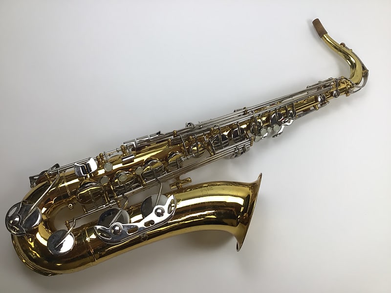 King 662 store tenor saxophone