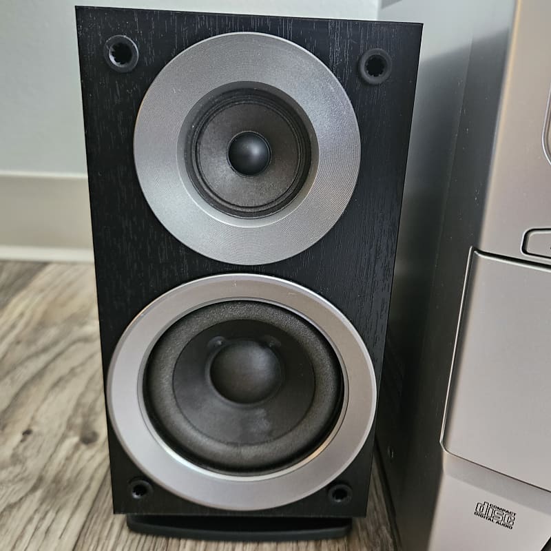 Panasonic SA-AK66 Stereo System + Speakers - AM/FM, 5 CD