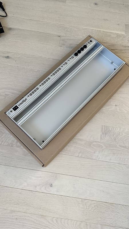 Intellijel 4U 104HP Palette Case