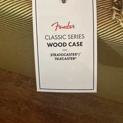 Fender Classic Series Wood Stratocaster / Telecaster Case 2010s - Tweed image 5
