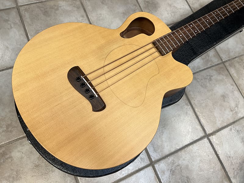 CB10C Thunderchief Acoustic Electric Bass Guitar w Reverb