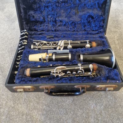 Martin-Freres Paris 1740 intermediate-level wood clarinet, France