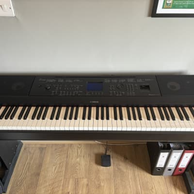 Yamaha DGX-660 Digital Piano - Black