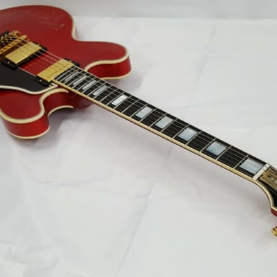 2007 Gibson Lucille B.B. King Cherry Red and Gold Hardware Guitar Signature LOA image 6