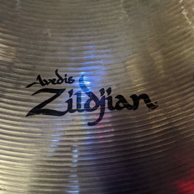 Avedis Zildjian 18" Classic Orchestral Medium-Light Cymbal - Looks And Sounds Great! image 4