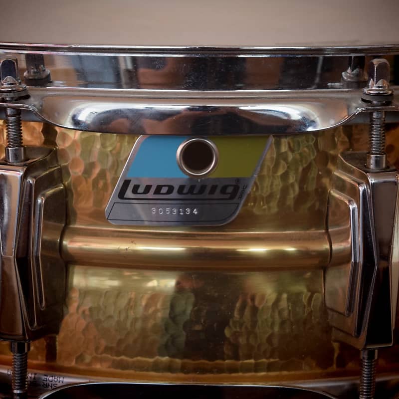 Ludwig No. 550K Hammered Bronze 5x14" Snare Drum with Rounded Blue/Olive Badge 1982 - 1984 image 2