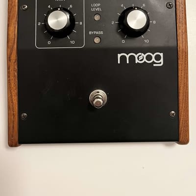 Moog deals reverb pedal