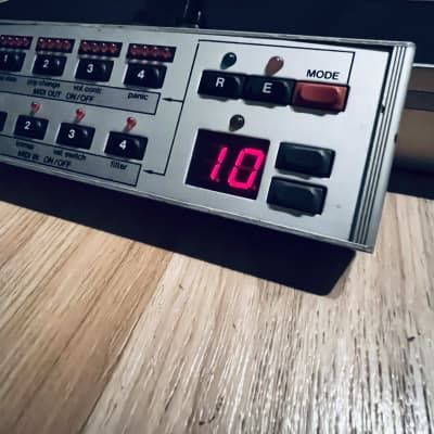 MidiTemp PMM-44 Programmable MIDI Merge MATRIX 4x4 (with MIDI Expander Controller) 1988 - Grey image 3