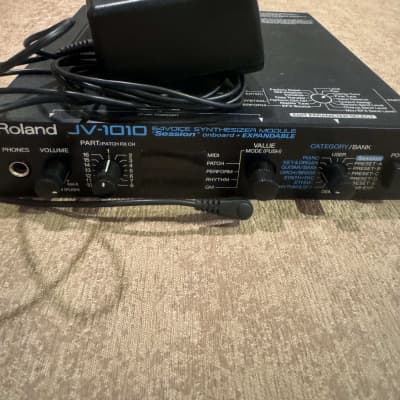 Roland JV-1010 64-Voice Synthesizer Module 1999 - 2003 - Black