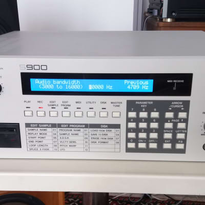 Akai S900 Sampler Serviced / Excellent