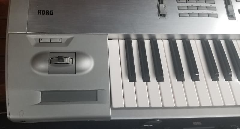 Korg Trinity Pro 76-Key 32-Voice Polyphonic Workstation (1996)