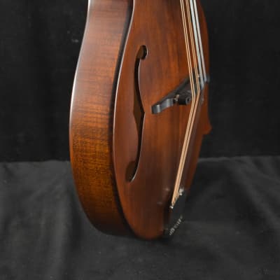 Mint Eastman MD515CC/N F-Style F-Hole Contoured Comfort Mandolin Classic Finish image 3