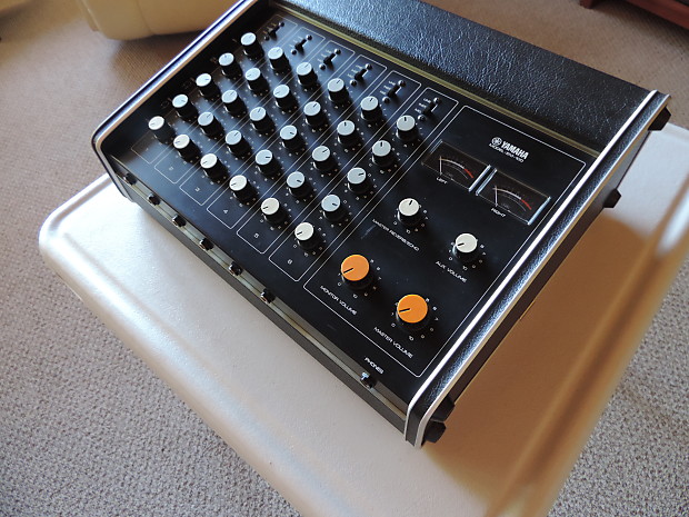 Yamaha AMPLIFIER ミキサー EM-100 ジャンク 1970s Yamaha EM-100 6-Channel Powered Mixer