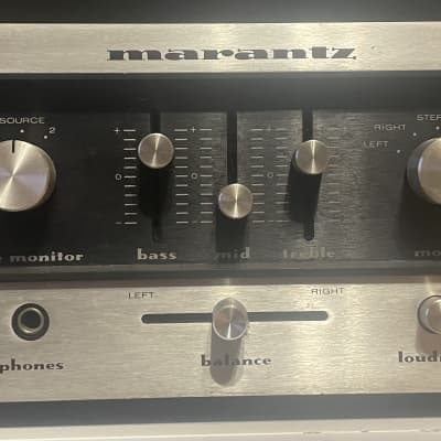 Marantz 1070 Stereo Amplifier 1980’s Silver/Black image 4