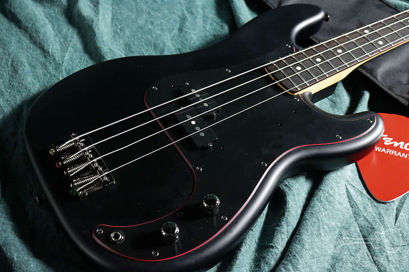 Fender Made in Japan Limited Noir Precision Bass 2020