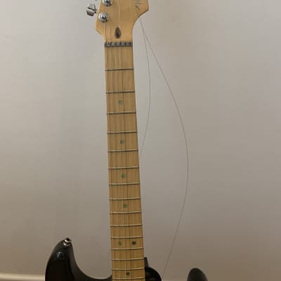 Fender - American Deluxe Stratocaster HSS (2005), Maple Fingerboard, 3-Color Sunburst image 3