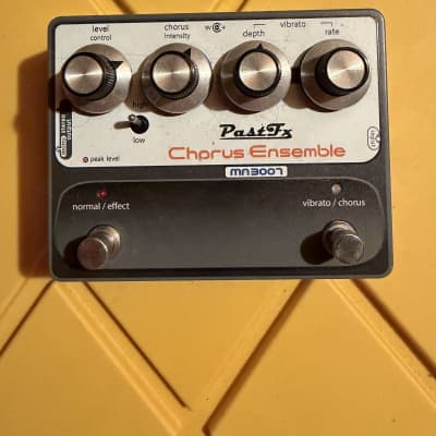PastFx Chorus Ensemble MN3007 BBD Ltd Edition Pedal Picasso
