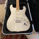 Fender Stratocaster 2017-2018 Artic White with Road Case.  MIM