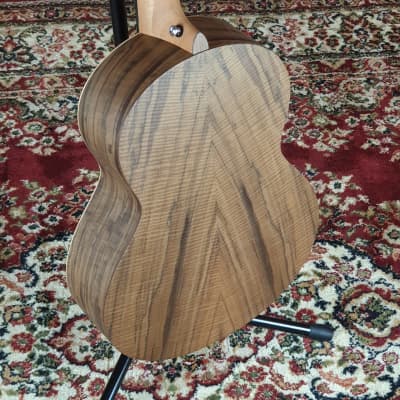 Sheeran by Lowden W04 Figured Walnut - Sitka Spruce Bevel + Pickup-System + NEW with invoice image 4