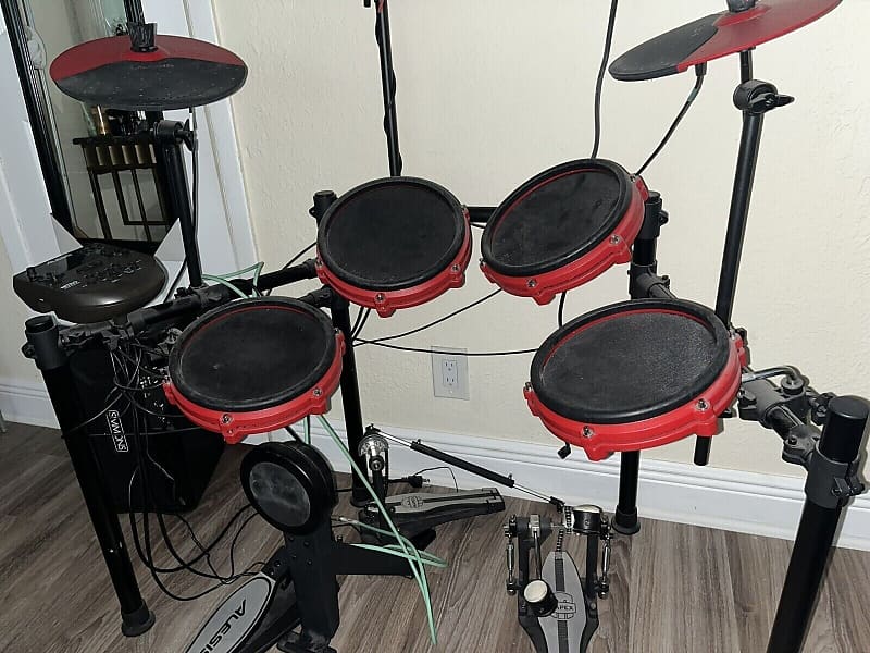 Alesis Nitro Electronic Drum Kit Set DM7X Stands, Module, Reverb
