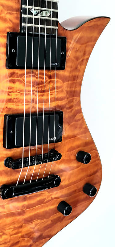 Fernandes Ravelle Deluxe Amber Quilted SingleCut LP EMG w/ Coffin