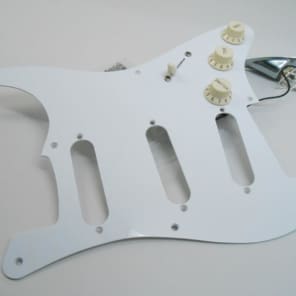 2012 Fender Classic Series '50s Stratocaster 1-Ply Pickguard Volume Tone Output Jack Strat image 4
